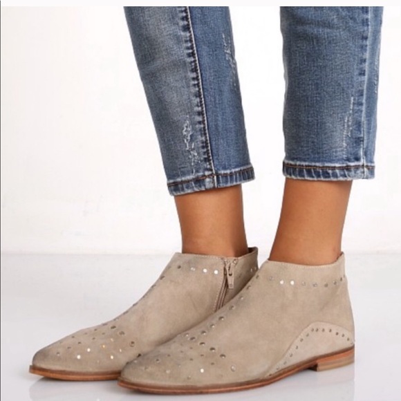 Free People Aquarian Tan Ankle Boot Taupe - Picture 2 of 9